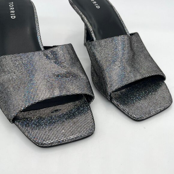 Torrid Gray Holographic Print Kitten Heel - Size 8W - Picture 2 of 10
